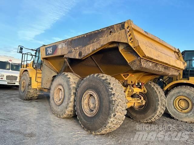 CAT 745 Rammestyrte Dumpere