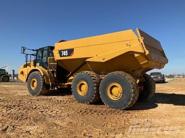 CAT 745 Rammestyrte Dumpere