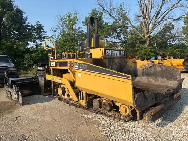 CAT AP-650B Asfaltutleggere
