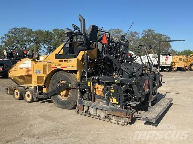 CAT AP1000F Asfaltutleggere