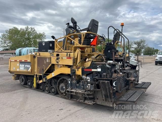 CAT AP1055D Asfaltutleggere