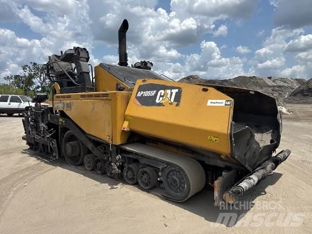 CAT AP1055F Asfaltutleggere