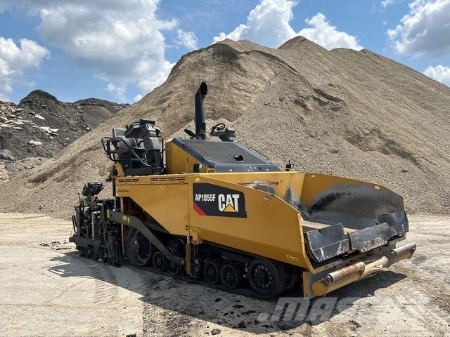 CAT AP1055F Asfaltutleggere
