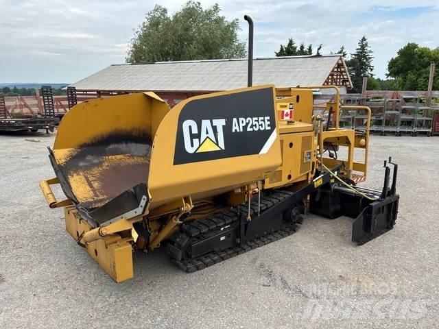CAT AP255E Asfaltutleggere