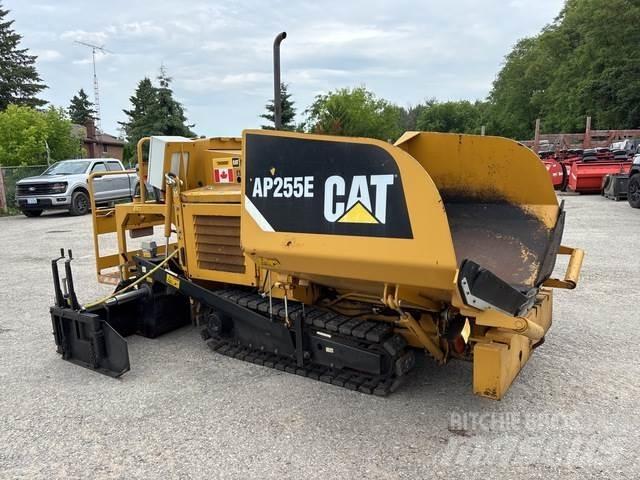CAT AP255E Asfaltutleggere