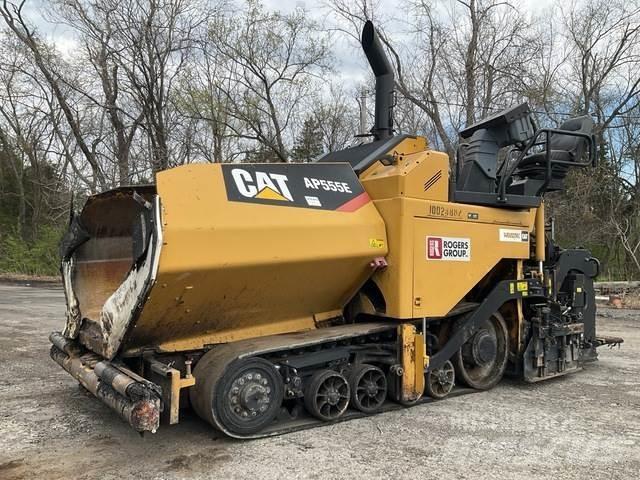 CAT AP555E Asfaltutleggere