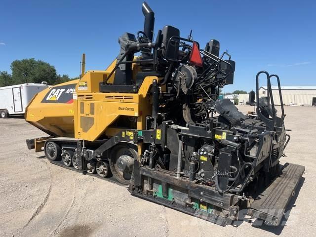 CAT AP555F Asfaltutleggere