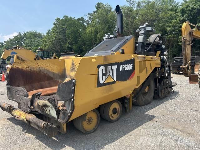 CAT AP600F Asfaltutleggere