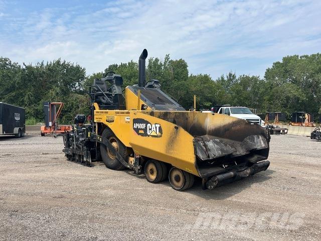 CAT AP600F Asfaltutleggere