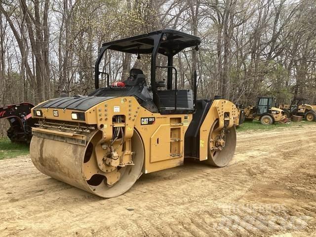 CAT CB13 Tandem Valser