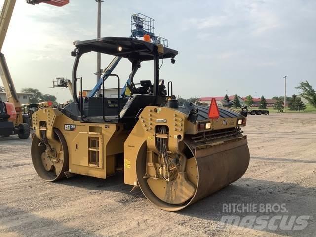 CAT CB16 Tandem Valser