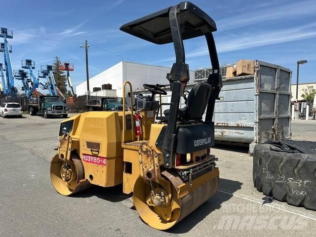 CAT CB24 Tandem Valser
