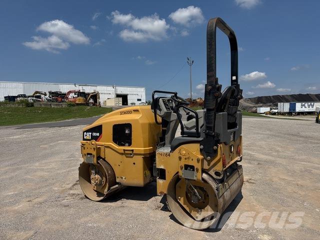 CAT CB24B Tandem Valser