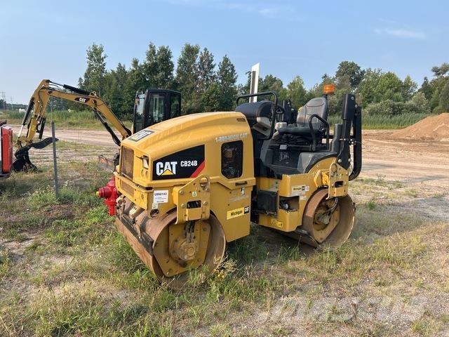 CAT CB24B Tandem Valser