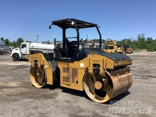 CAT CB54B Tandem Valser