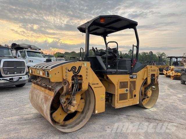 CAT CB54B Tandem Valser