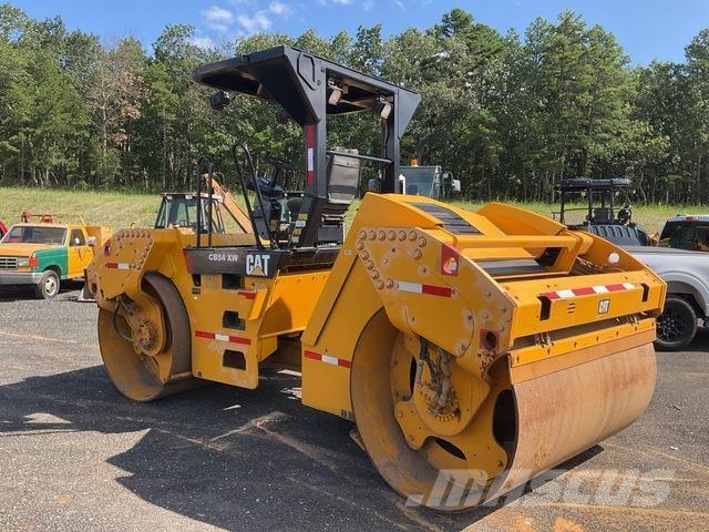 CAT CB54XW Tandem Valser