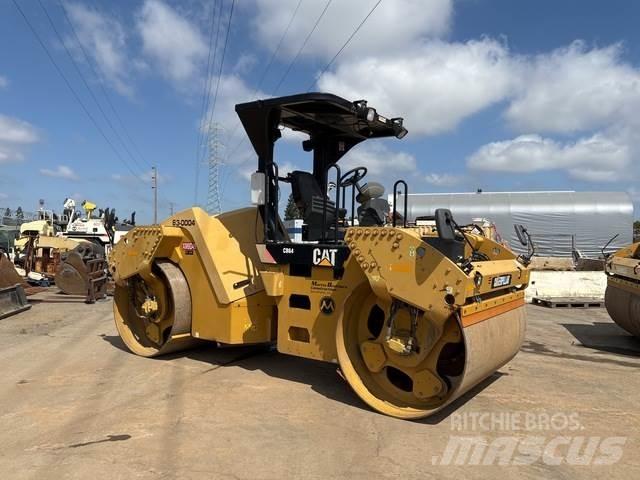 CAT CB64 Tandem Valser