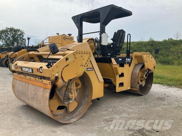CAT CB64 Tandem Valser