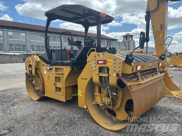 CAT CB66B Tandem Valser