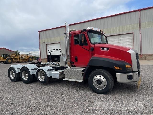 CAT CT660 Trekkvogner