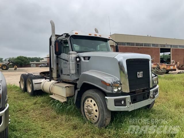 CAT CT680 Trekkvogner