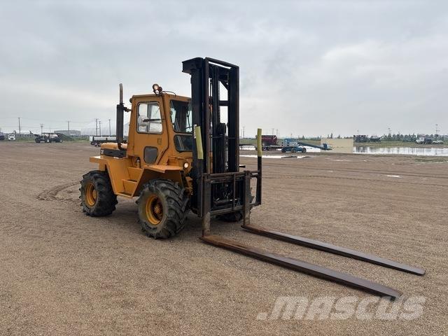 CAT R80 Terrenggående gaffeltruck