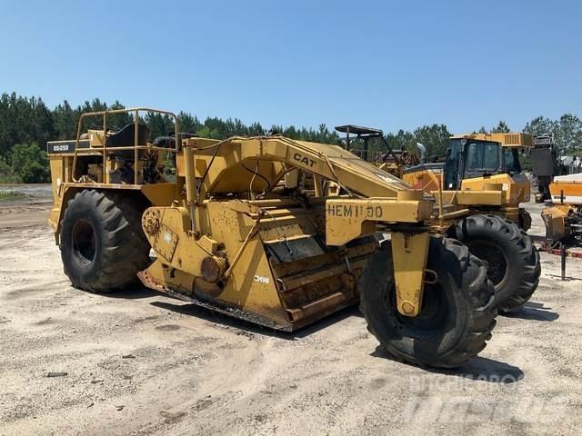 CAT SS-250 Hjullaster til komprimering