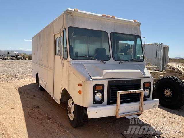 Chevrolet P30 Lette lastebiler