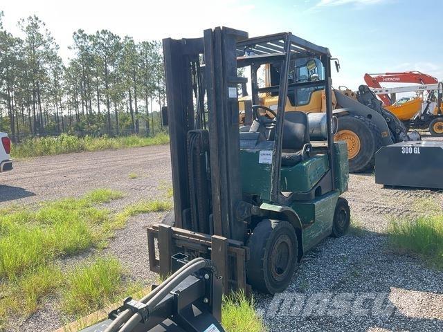 Clark CGP25 Gaffeltrucker - Annet
