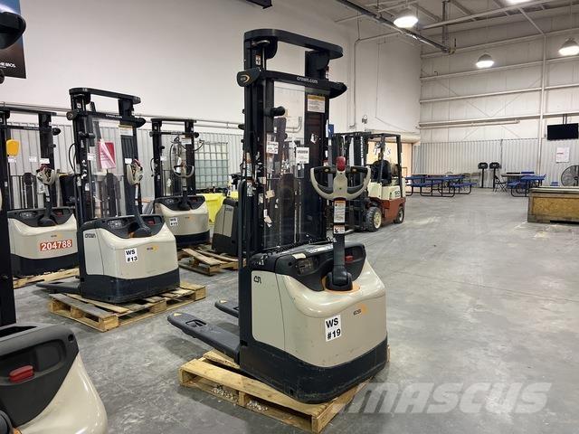 Crown ES 4000 Stablere