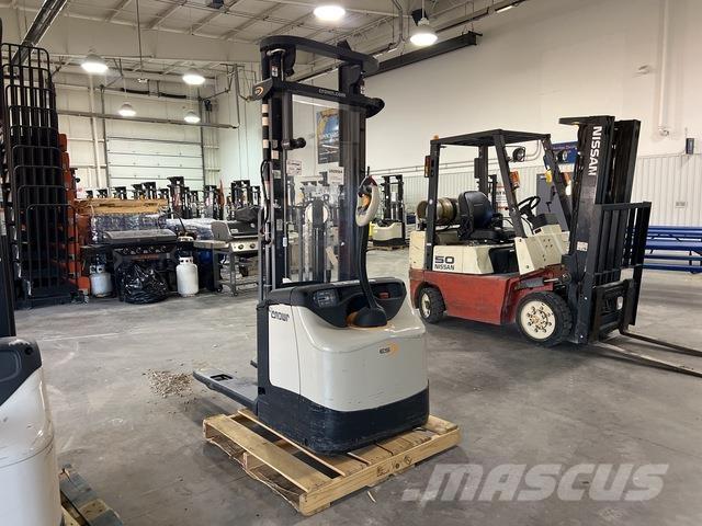 Crown ES 4000 Stablere