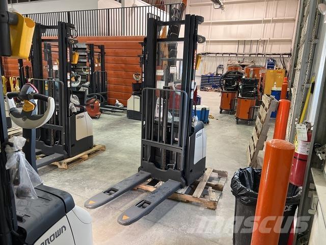 Crown ES 4000 Stablere