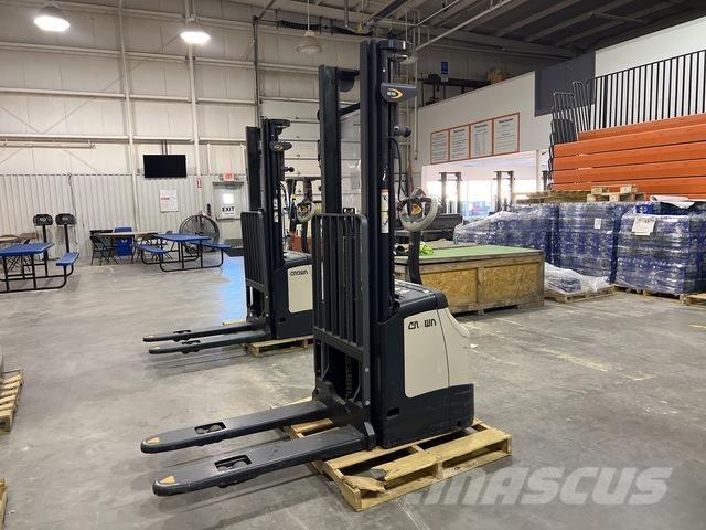 Crown ES 4000 Stablere