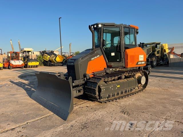 Develon DD100 Dozere Beltegående