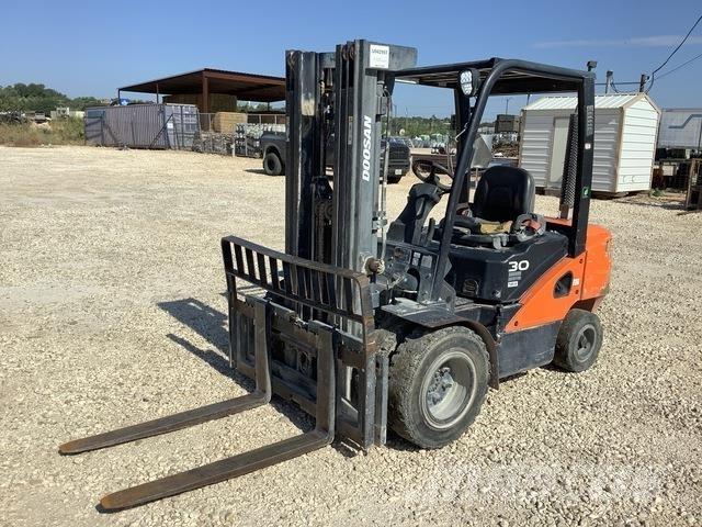 Doosan D30S-7 Gaffeltrucker - Annet