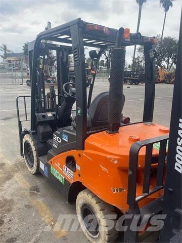 Doosan D30S7 Gaffeltrucker - Annet