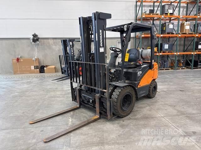 Doosan G25N-7 Anlegg - Annet