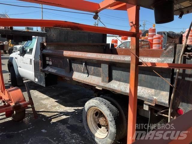 Ford 550 Tippbil