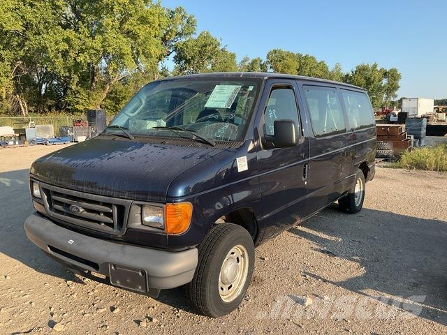 Ford E-150 XL Personbiler