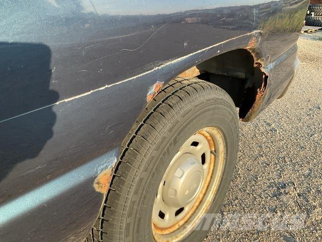 Ford E-150 XL Personbiler