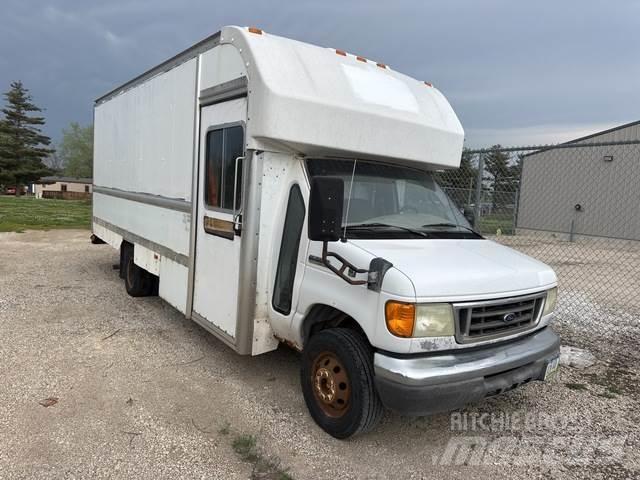 Ford E-350 Skapbiler