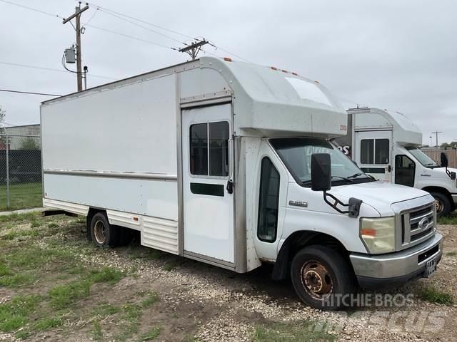 Ford E-350 Skapbiler