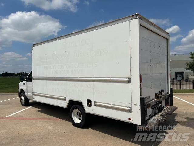 Ford E-350 Skapbiler