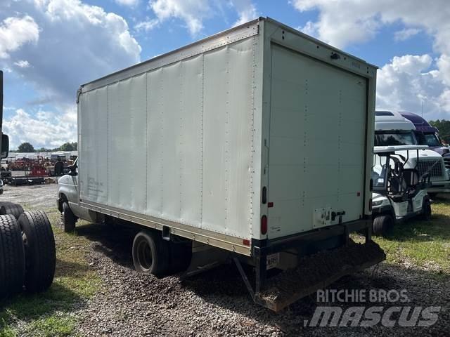 Ford E-350 Skapbiler