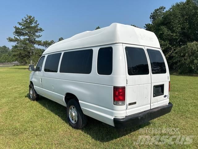 Ford E-350 Personbiler
