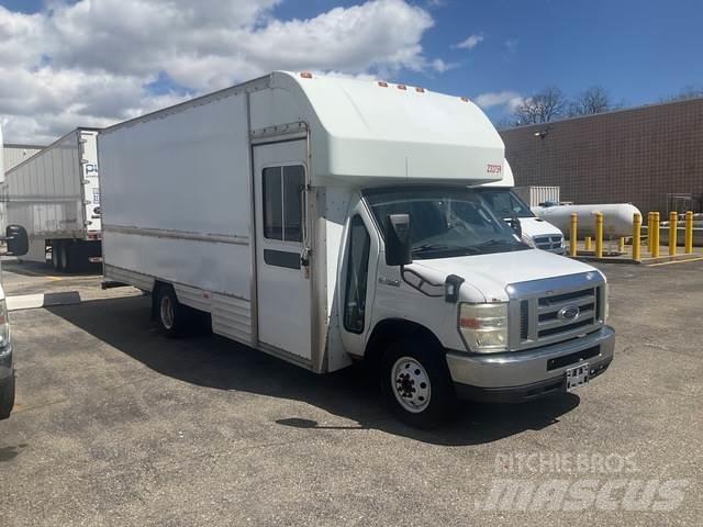 Ford E-350 Skapbiler