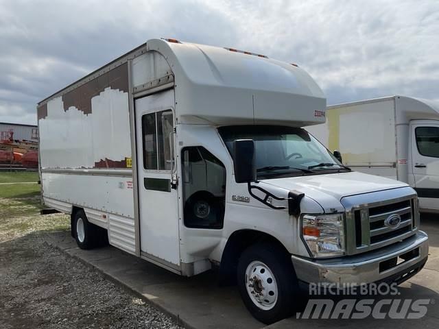 Ford E-350 Skapbiler