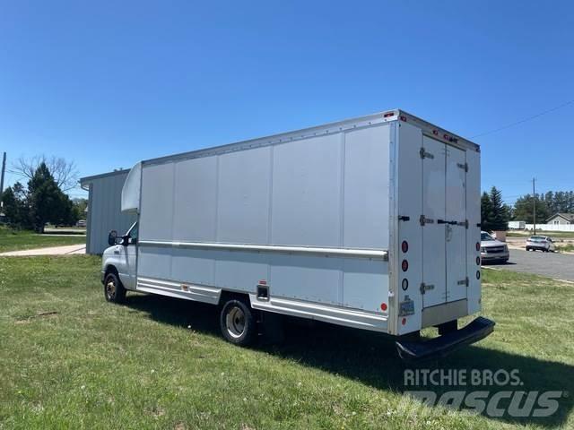 Ford E-350 Lette lastebiler