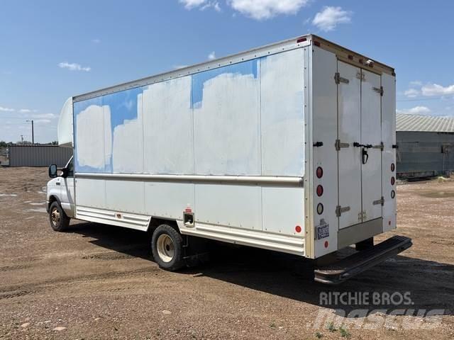 Ford E-350 Skapbiler